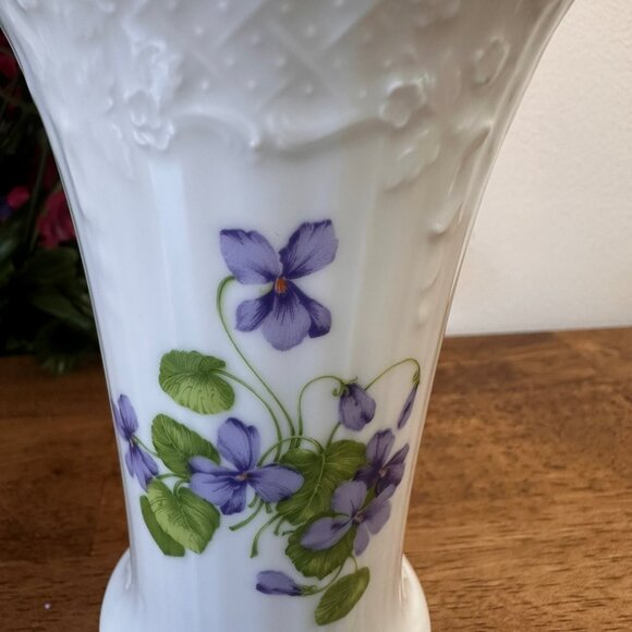 Kaiser West Germany Viola Porcelain Vase Purple Violets Embossed Floral Gold Rim - Picture 5 of 6